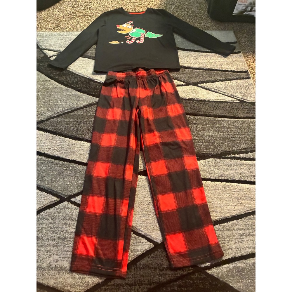 Cat & Jack Kids Holiday Pajama Set Dinosaur Buffalo Plaid Red Black S 6/7